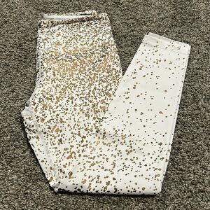 EUC Zyia White Stay Gold Light N Tight Leggings